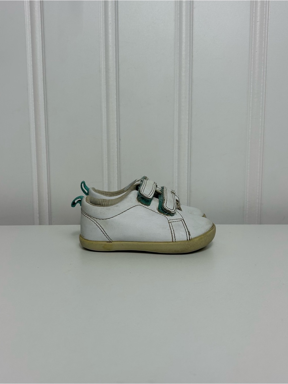 Ten little low white white leather strap toddler hook and loop 6.5